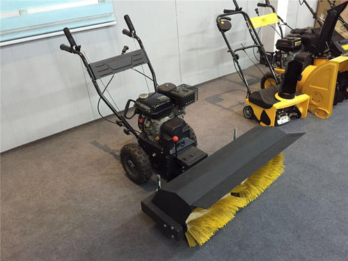 小型掃雪機(jī)