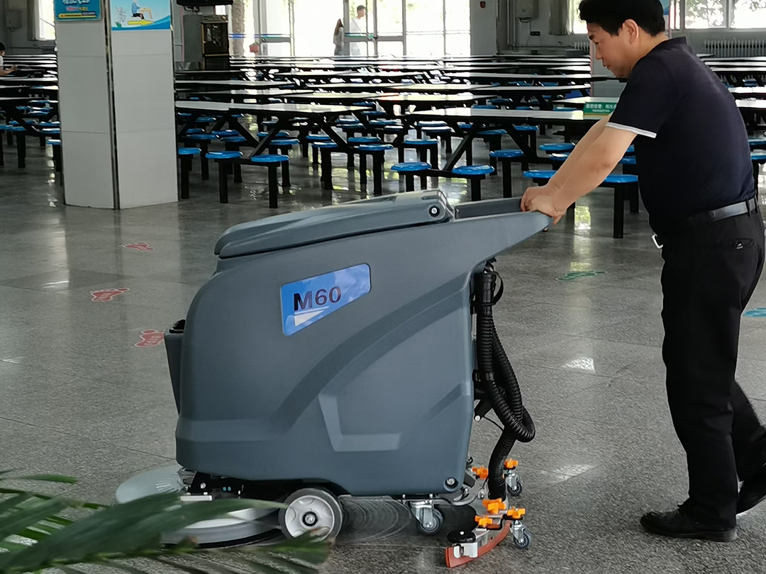 陜西國防工業(yè)職業(yè)技術(shù)學(xué)院采購洗地機(jī)選擇了高樂美公司